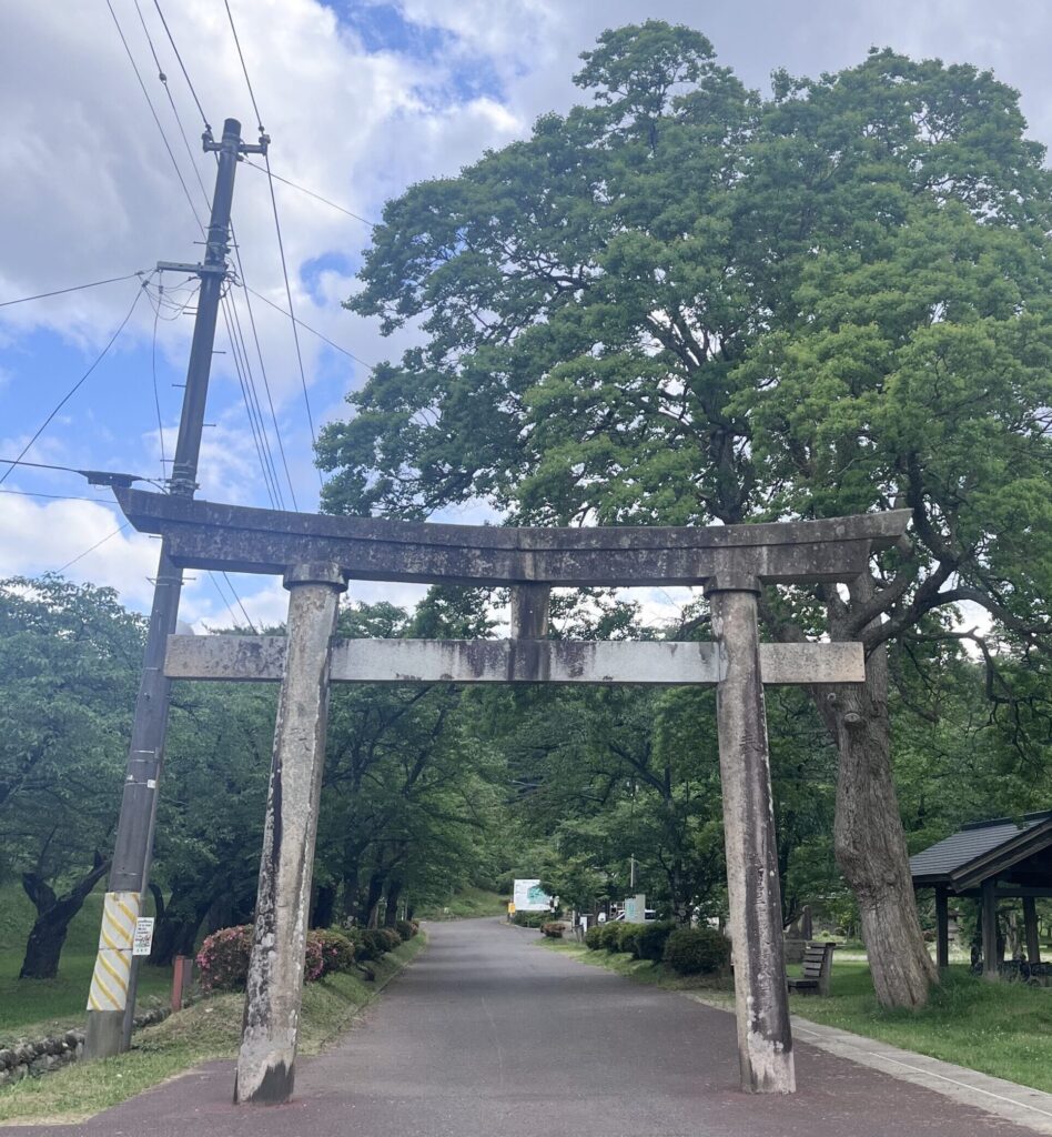 村松公園入口の鳥居