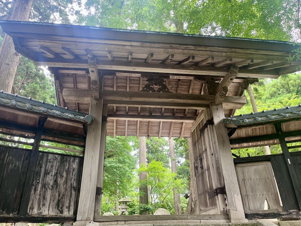 観音寺山門1