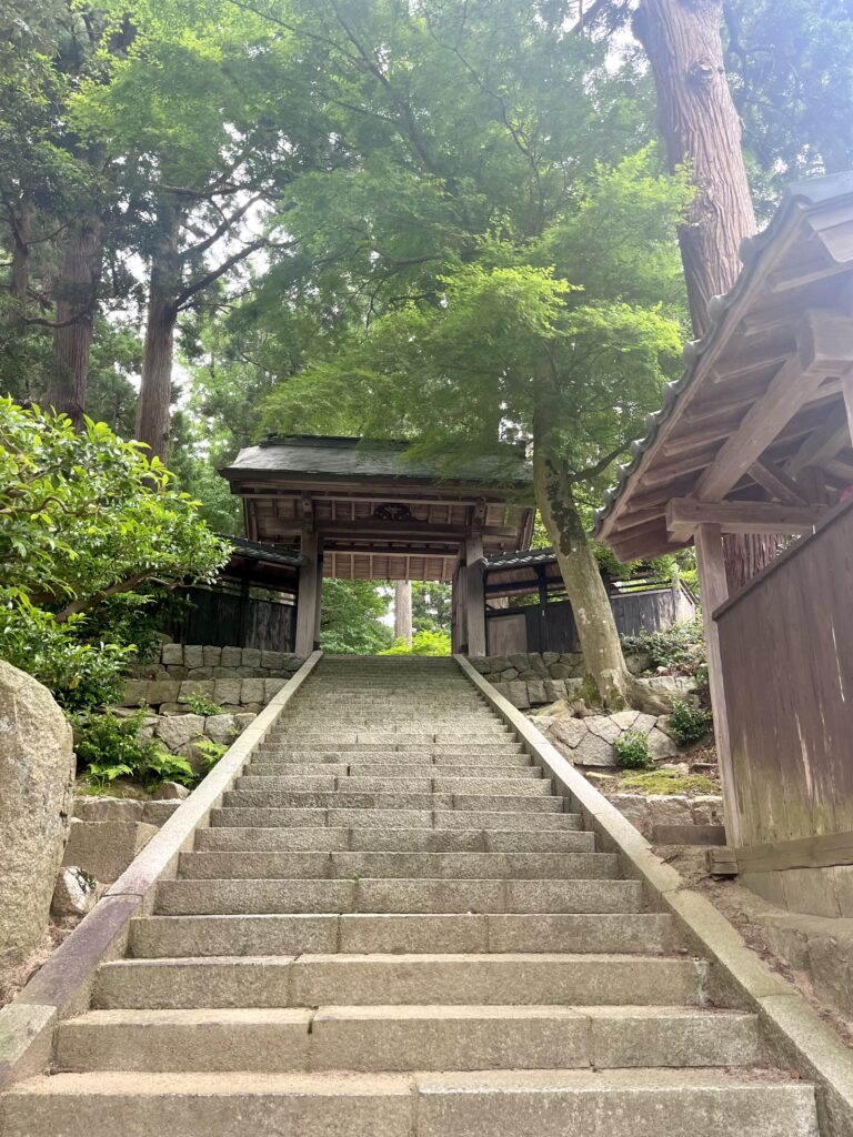 観音寺山門2