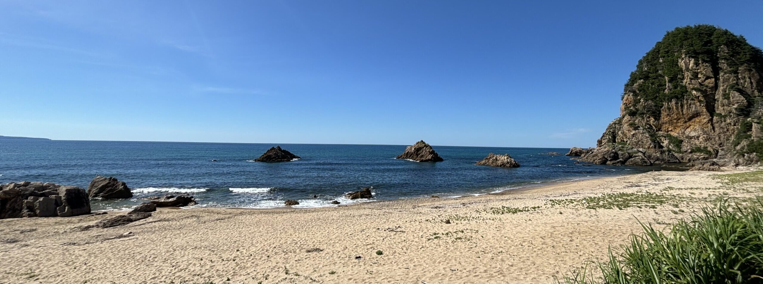 『新潟県最北端の透き通る海⛱』