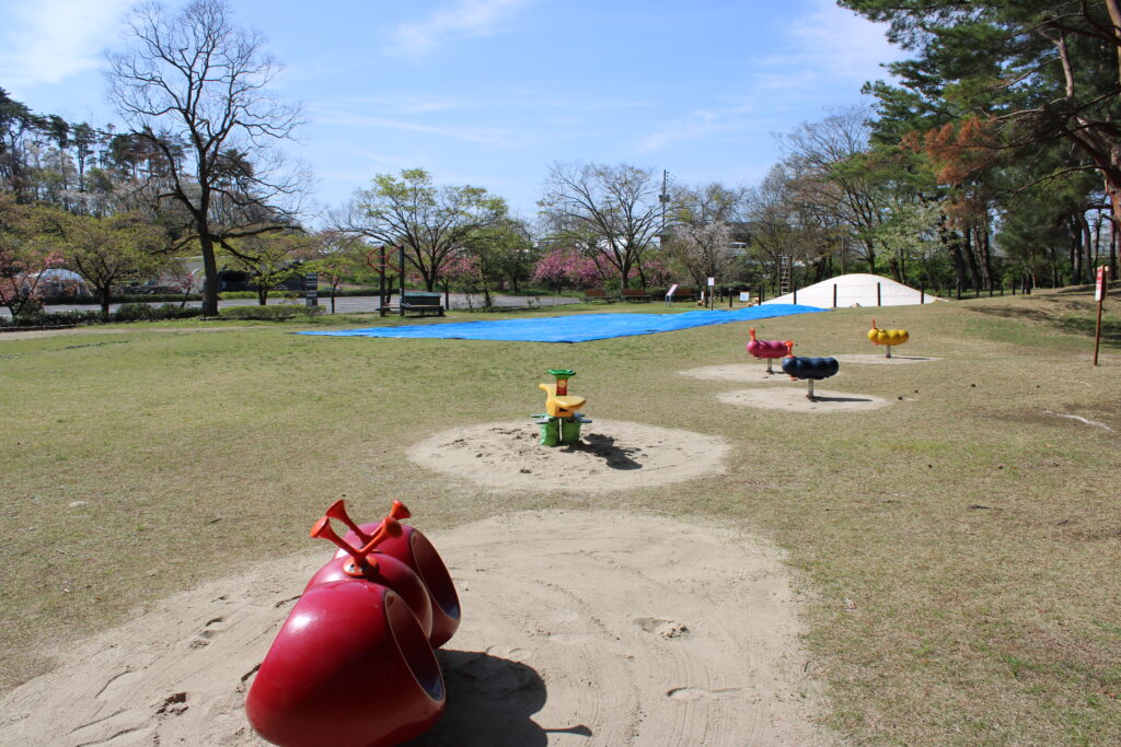 フワフワドームとスプリング遊具