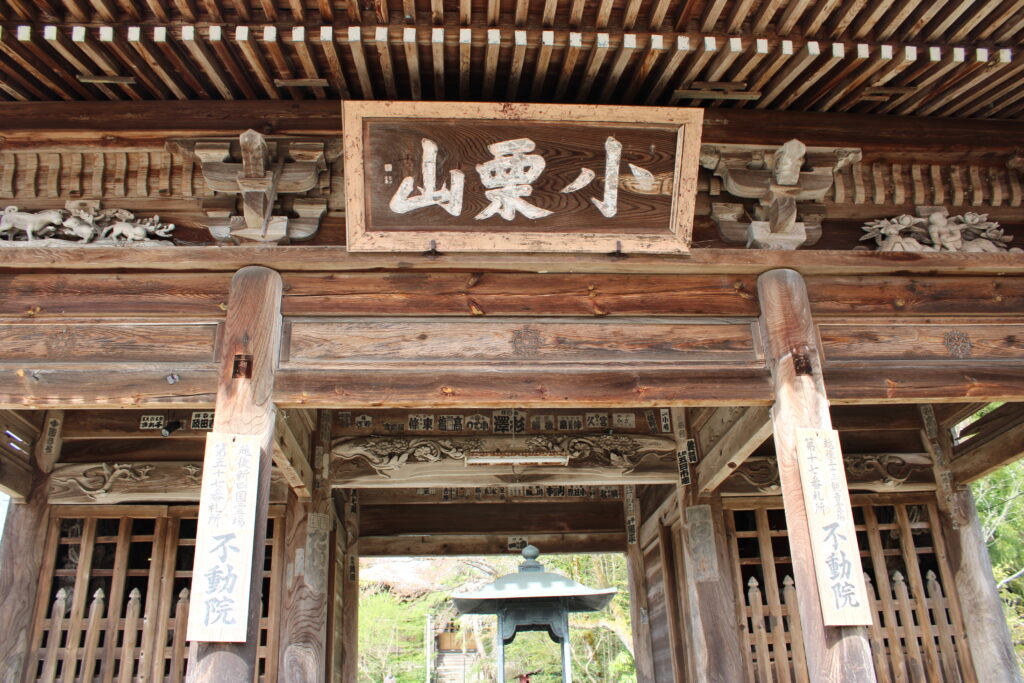 山門の彫刻