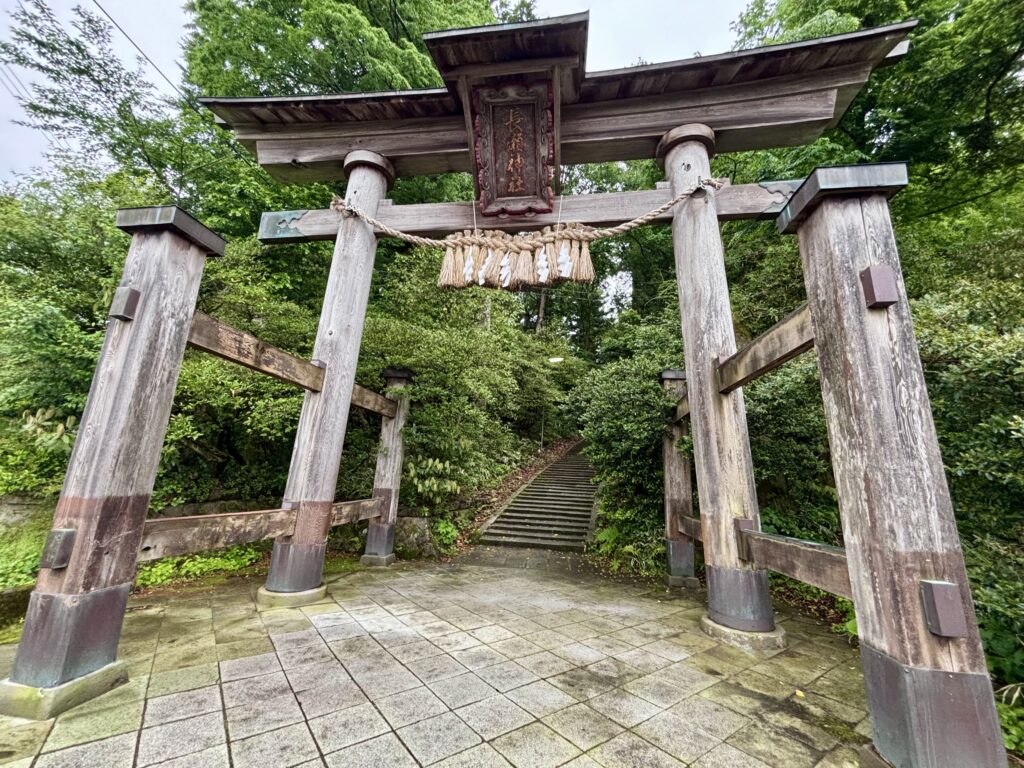 裏参拝路の入口