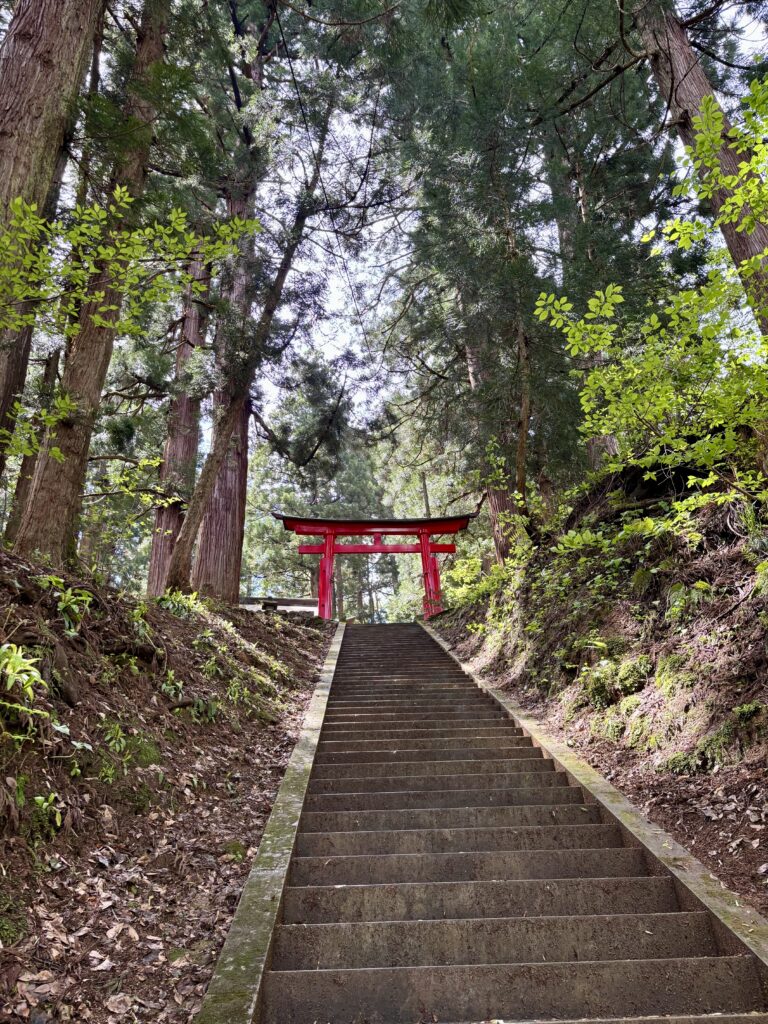 石段と鳥居