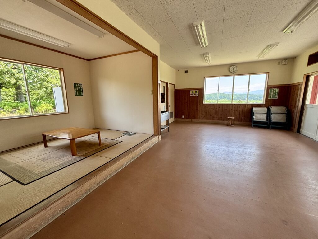水道山の家の中