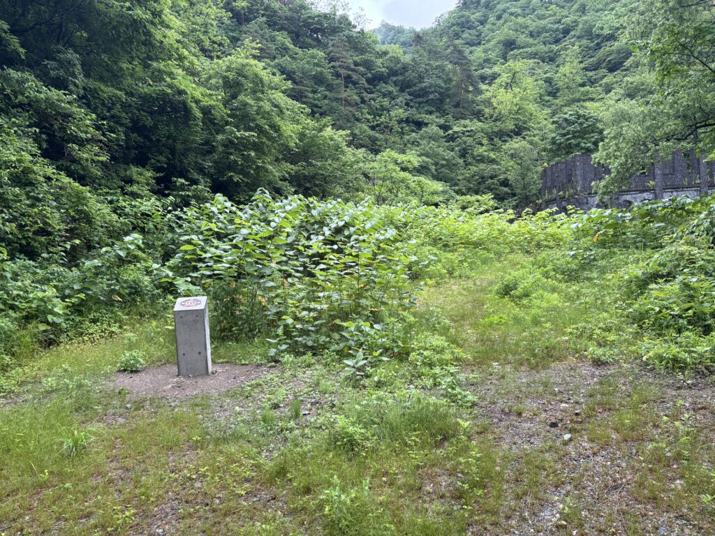 記念碑1