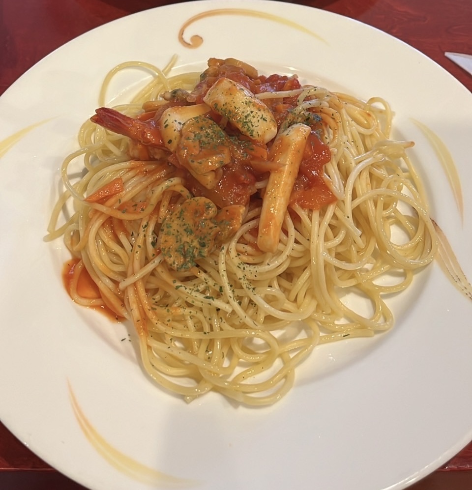 海の幸入りトマトソーススパゲッティ