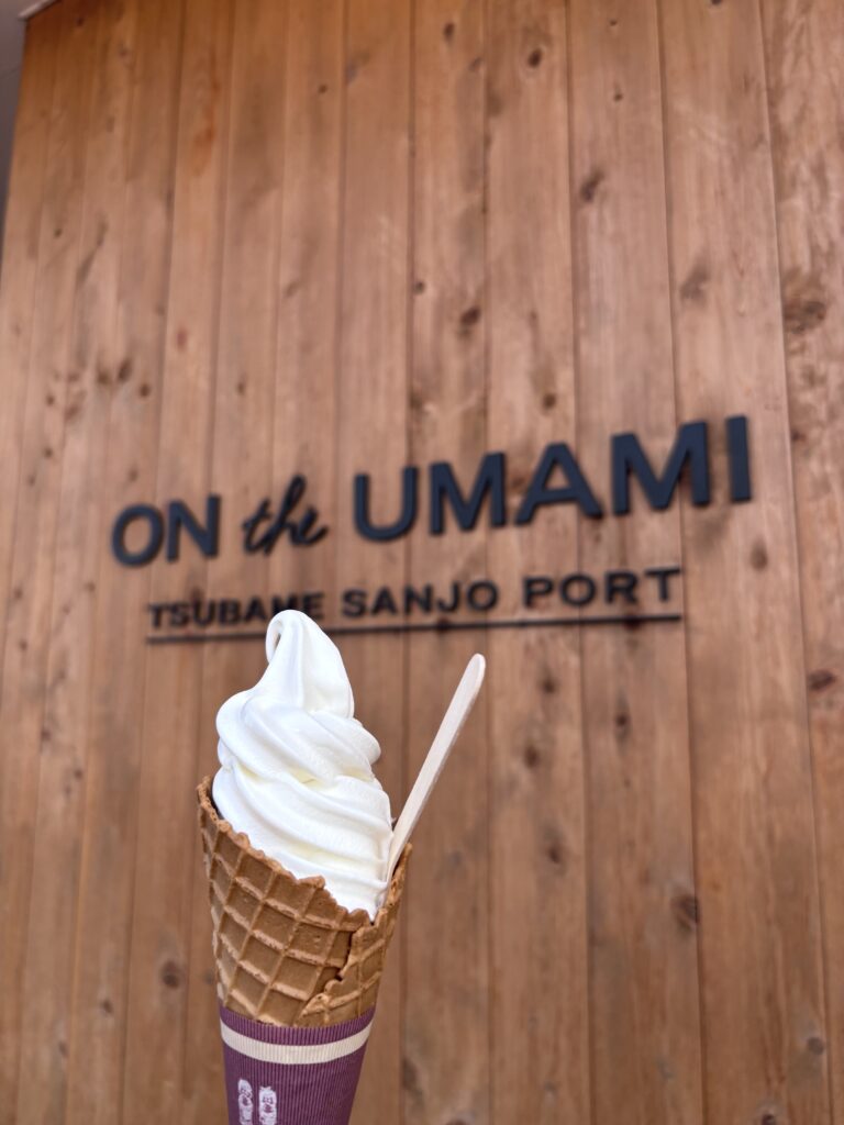 三条市ごはんとだしumamitocafe【だし屋のだしソフト】