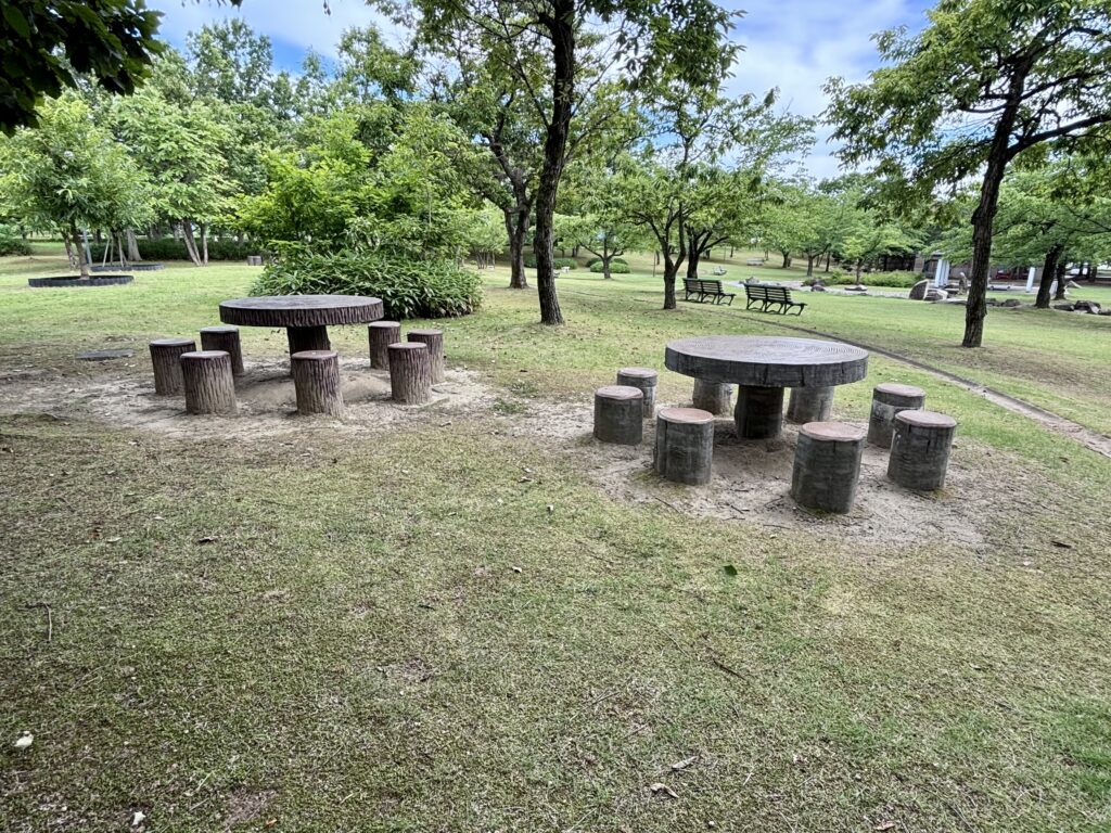 テーブル付きベンチ