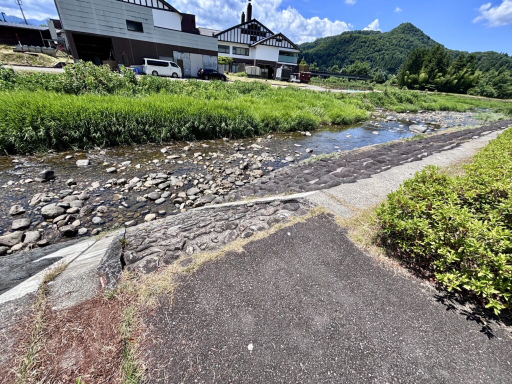 駒出川