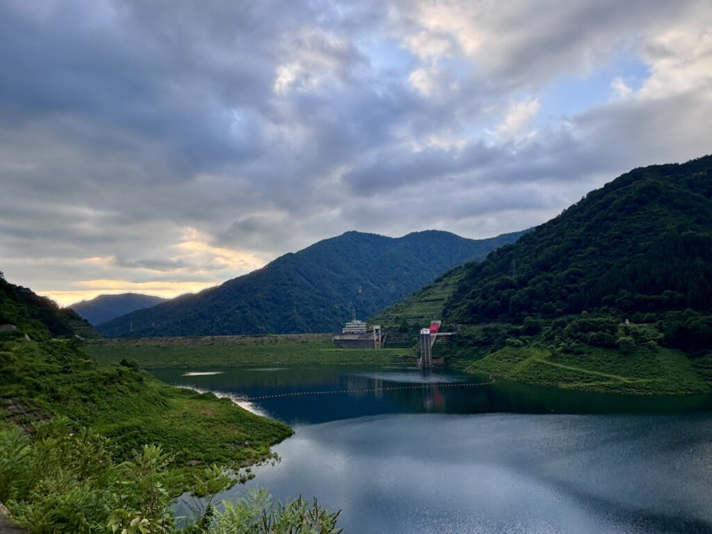 向かい側から見た風景１