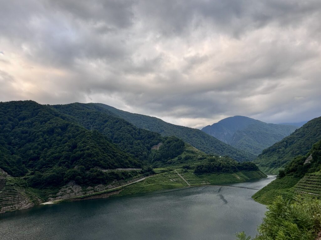 向かい側から見た風景２