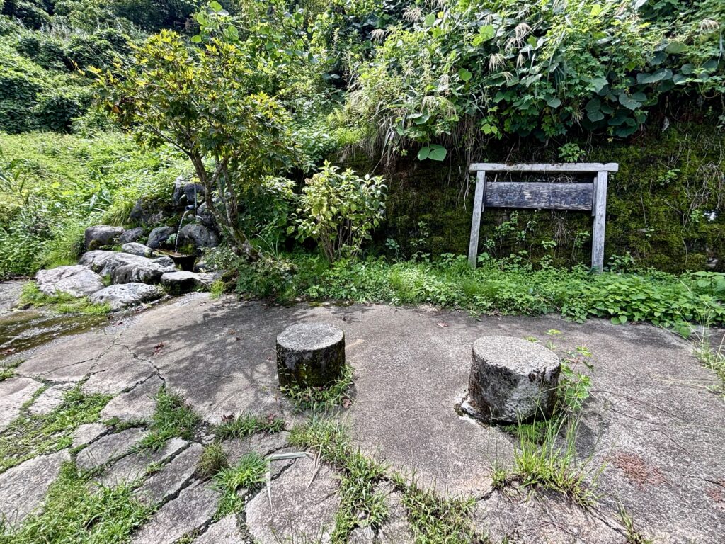 天神山乃岩清水前