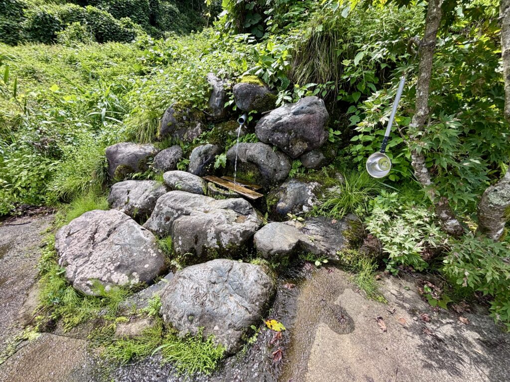 天神山乃岩清水