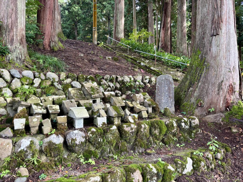 祠1