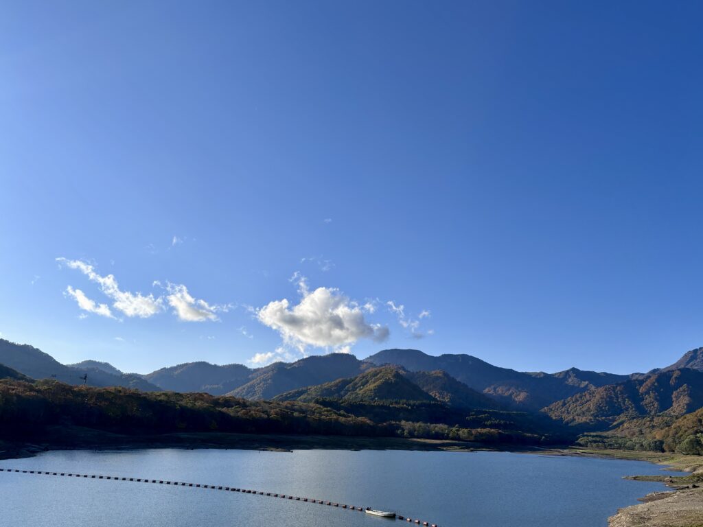 【笹ヶ峰ダム】標高１，２００ｍにある農業用ダム