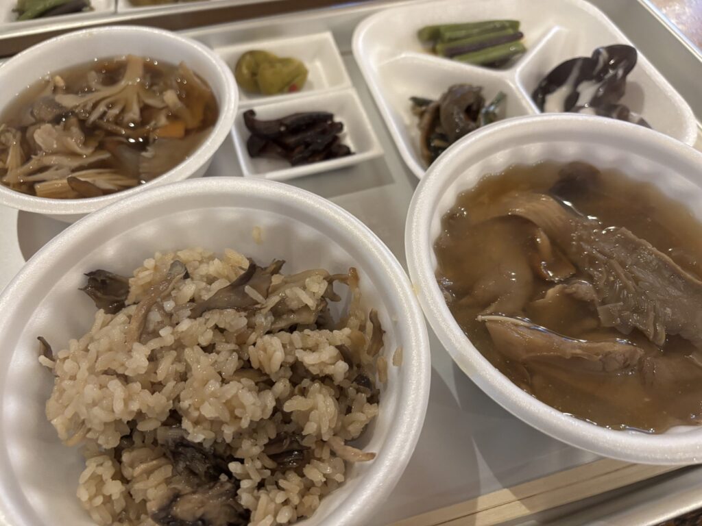 きのこご飯定食