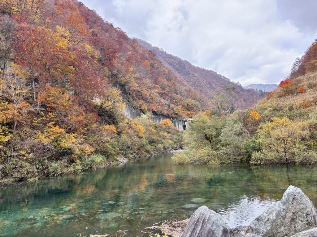 南魚沼市【十字峡親水公園】川遊びや絶景の穴場スポット