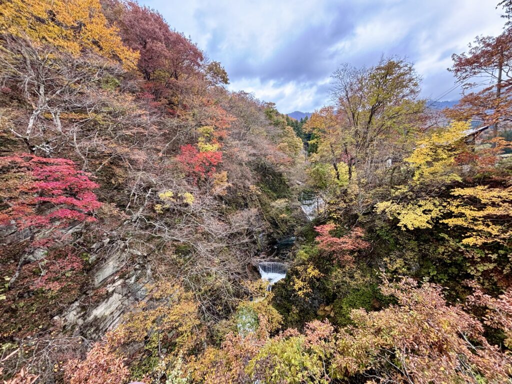 秋の四十八滝