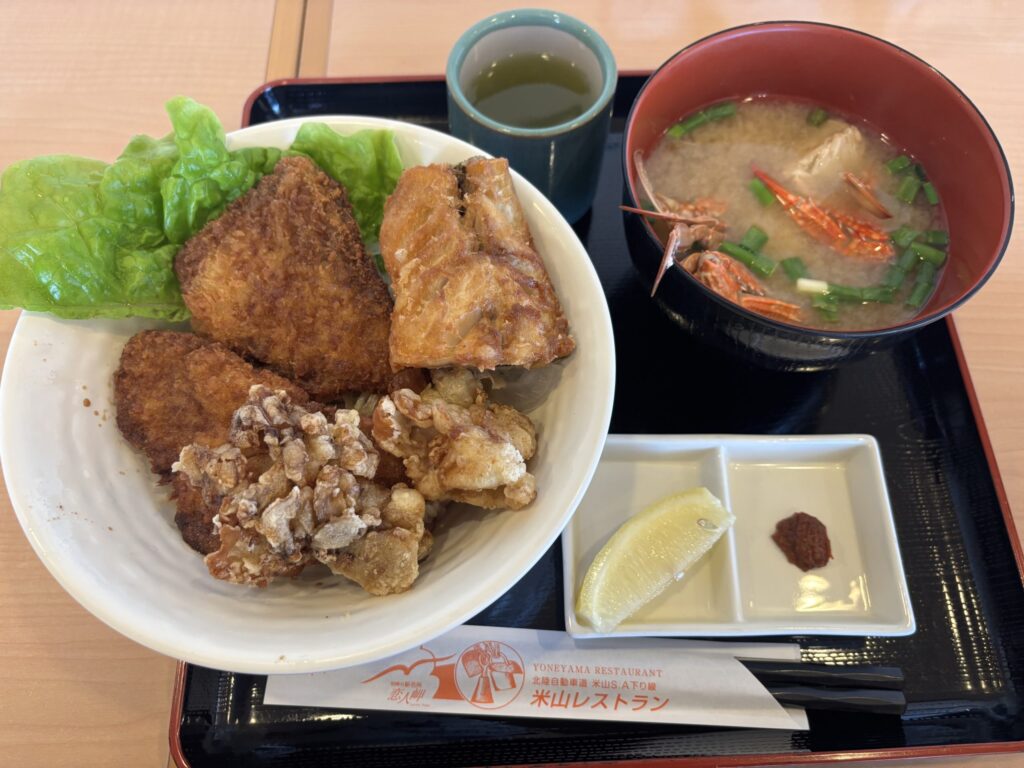 新潟うま辛丼カニ汁変更