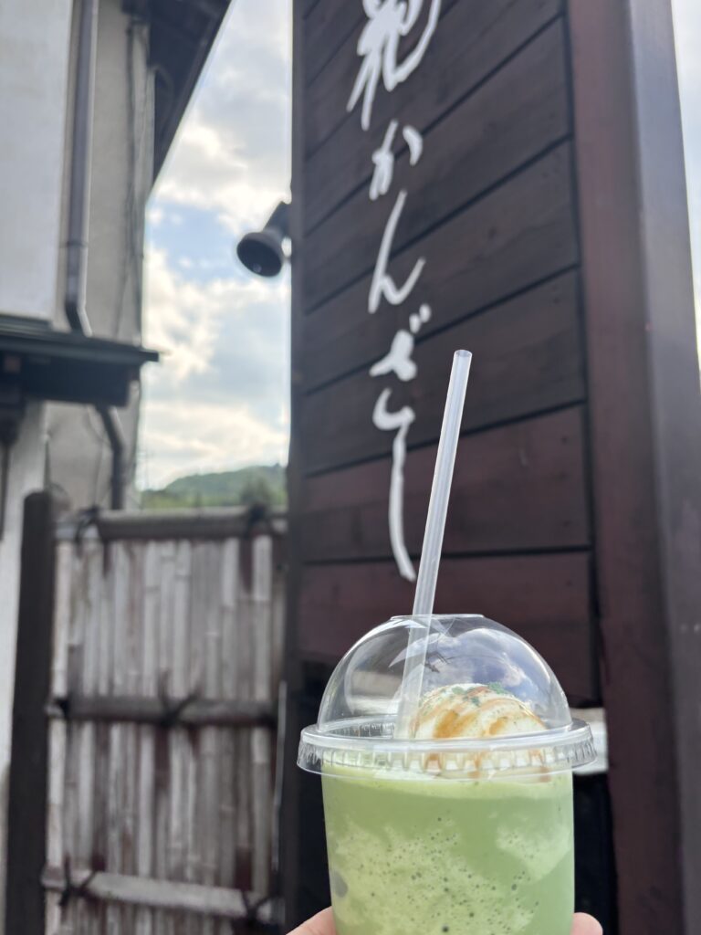 抹茶シェイクミルクアイストッピング付き