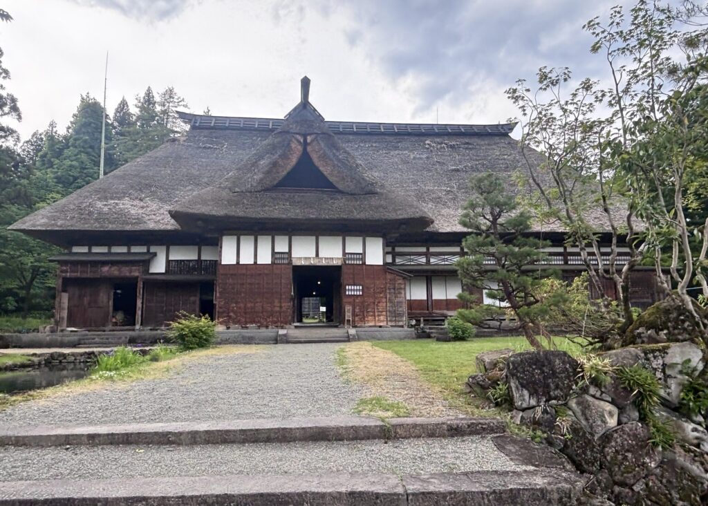 主屋の外観