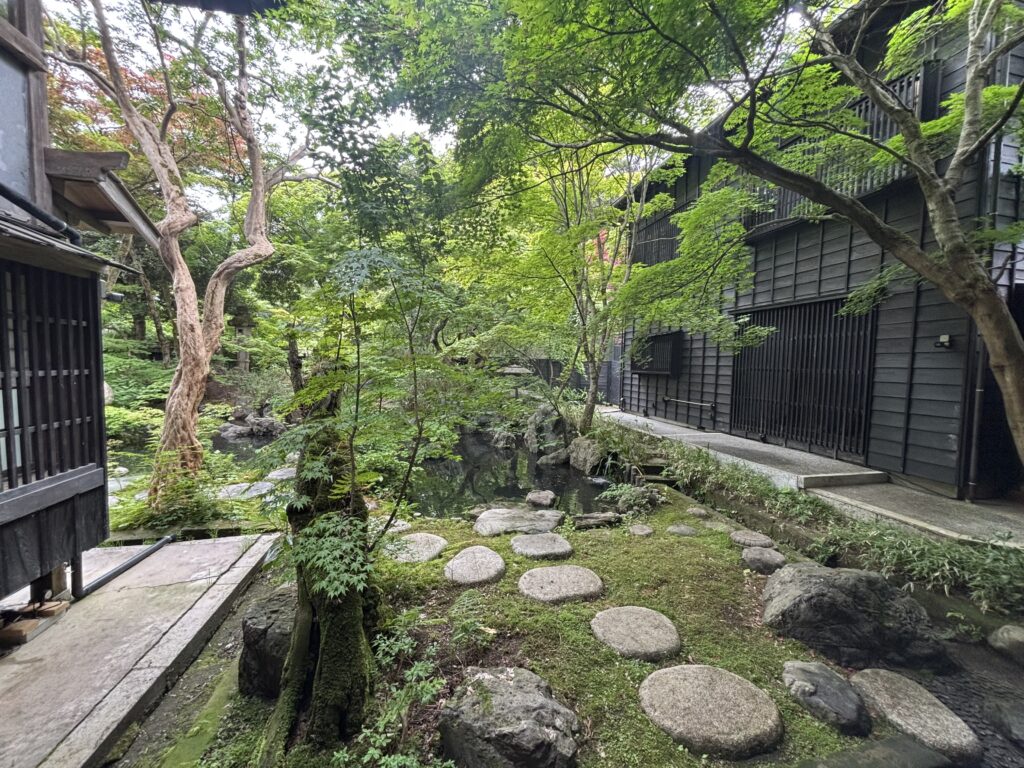 中庭2