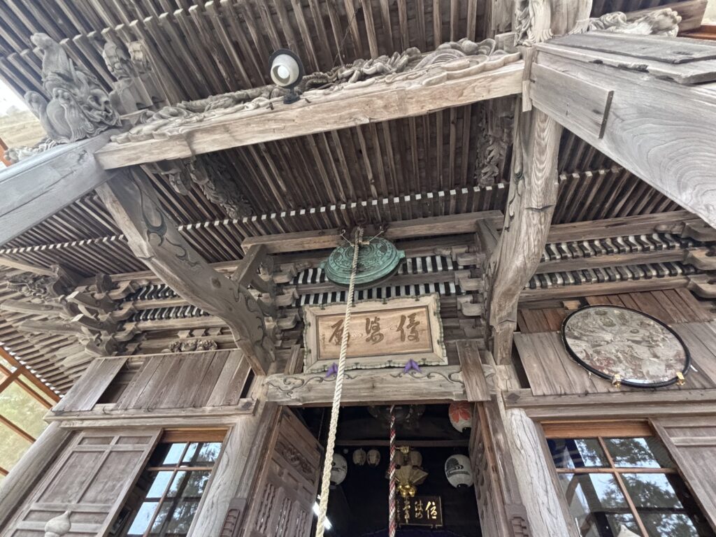 鰐口と彫刻