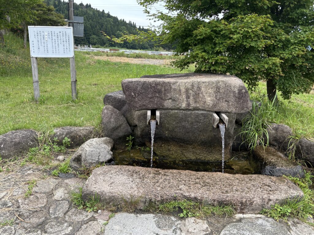 羽黒歓迎塔の清水