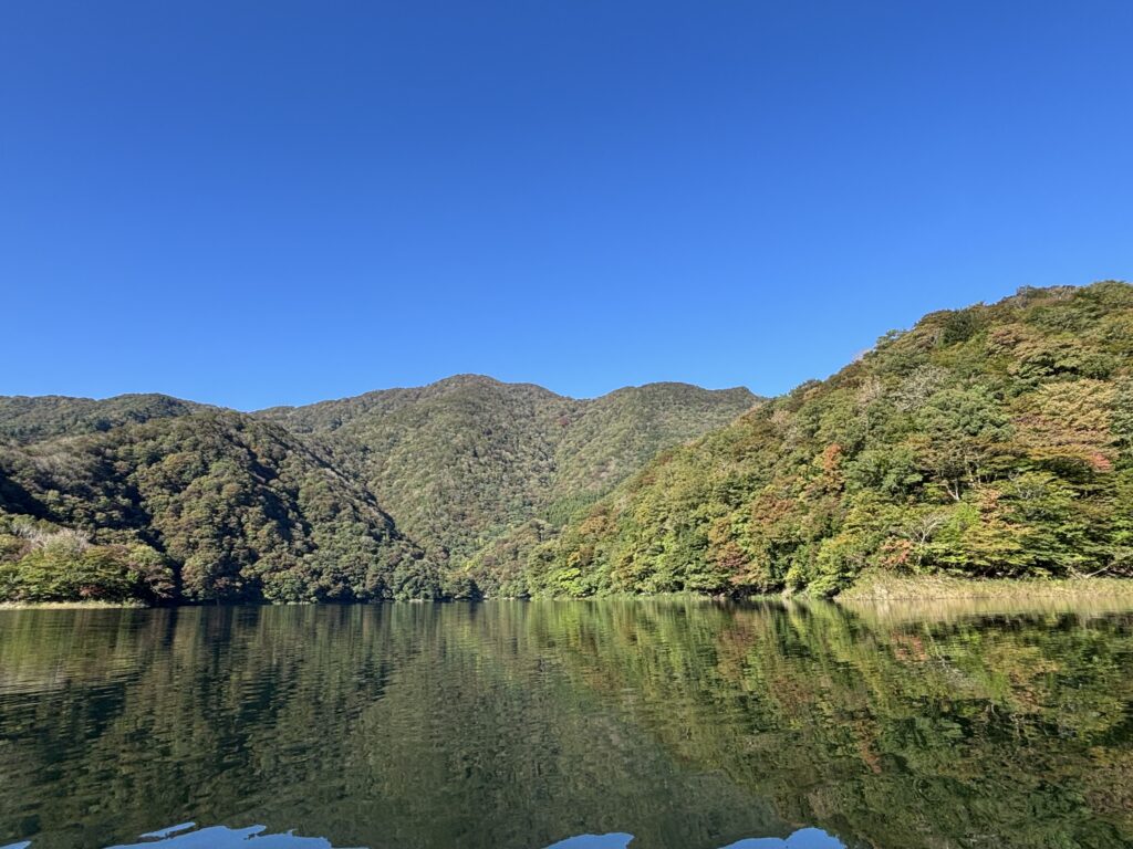 三面ダム湖の景色3